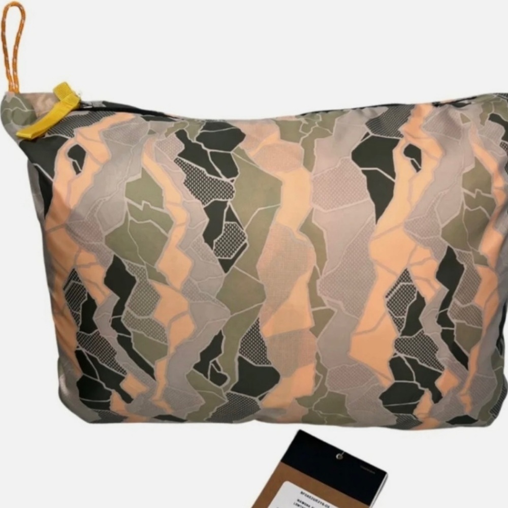 The North Face Wawona Fuzzy Blanket (BNWT) - Picture 7 of 12